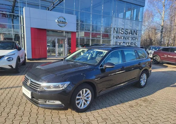 samochody osobowe Volkswagen Passat cena 69900 przebieg: 148000, rok produkcji 2019 z Międzylesie